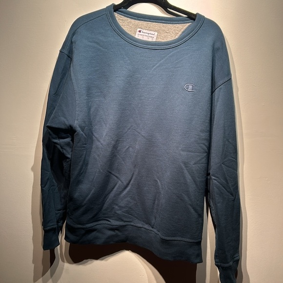 Champion Crewneck - Picture 2 of 4